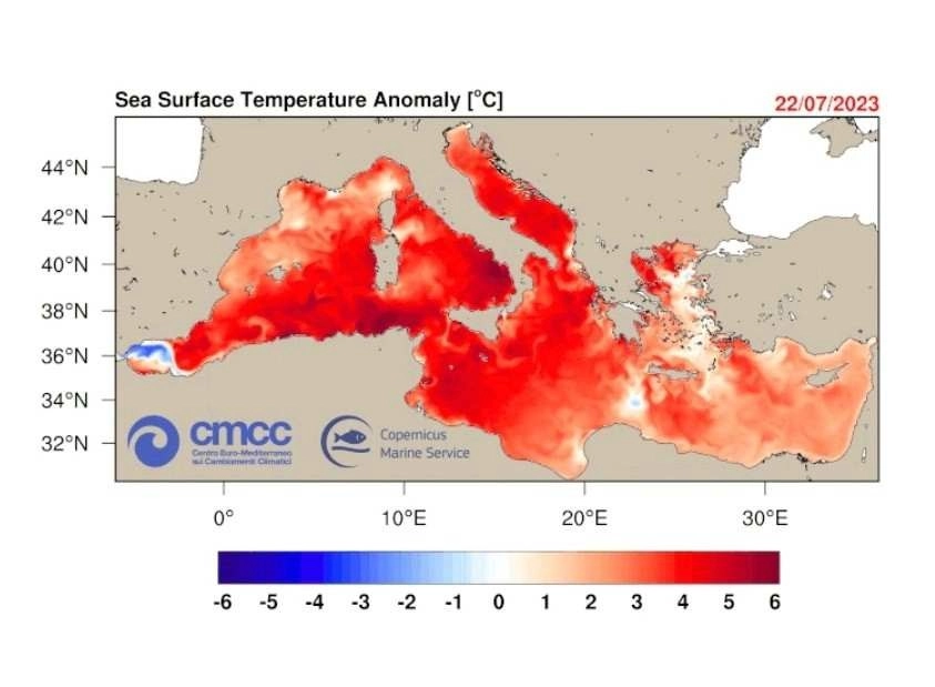 Θαλάσσιος καύσωνας πλήττει την Μεσόγειο με την θερμοκρασία στην επιφάνεια της θάλασσας να ξεπερνά τους 30 βαθμούς κελσίου