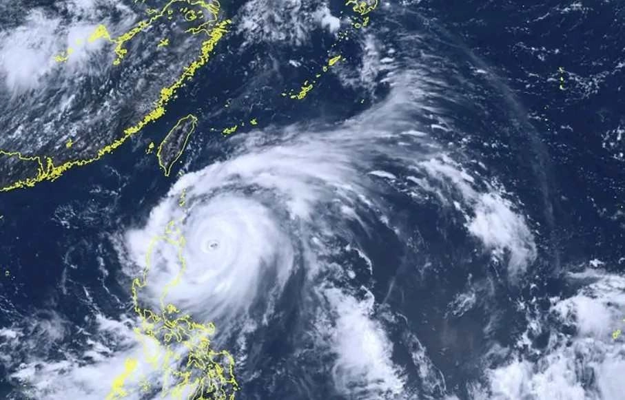 Ο τυφώνας Ντοκσούρι πλήττει την Κίνα : Πάνω από 400.000 άνθρωποι έχουν εκκενωθεί - 20 αγνοούμενοι και τεράστιες ζημιές στις καλλιέργειες