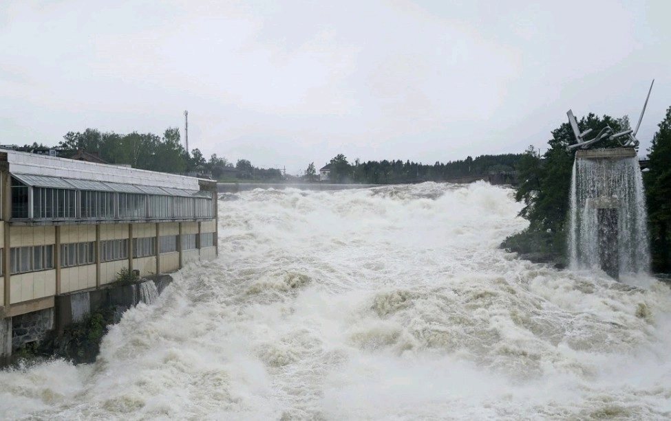 Νορβηγία: Κατέρρευσε τμήμα φράγματος - Χάος από την καταιγίδα Χανς