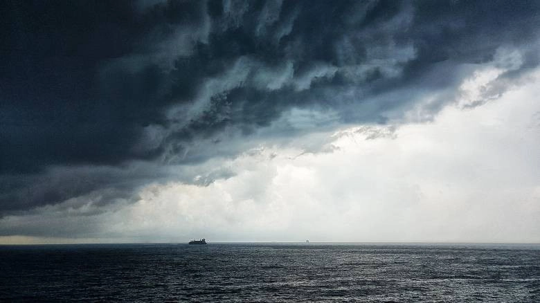 Τοπικές βροχές και καταιγίδες αύριο Παρασκευή κυρίως στα Δυτικά και βόρεια.