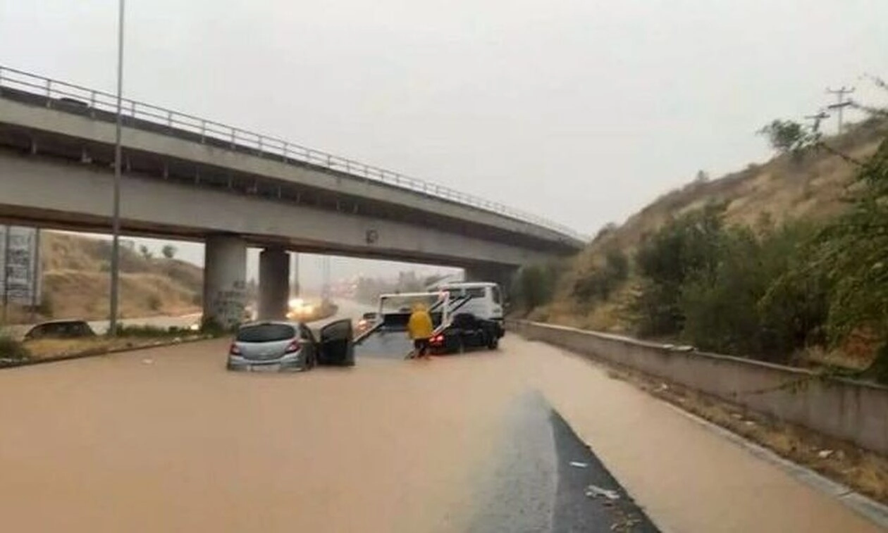 Βόλος : Βροχή μισού έτους έπεσε μέσα σε λίγες ώρες - Έκκληση του Περιφερειάρχη Θεσσαλίας να μην γίνονται άσκοπες μετακινήσεις