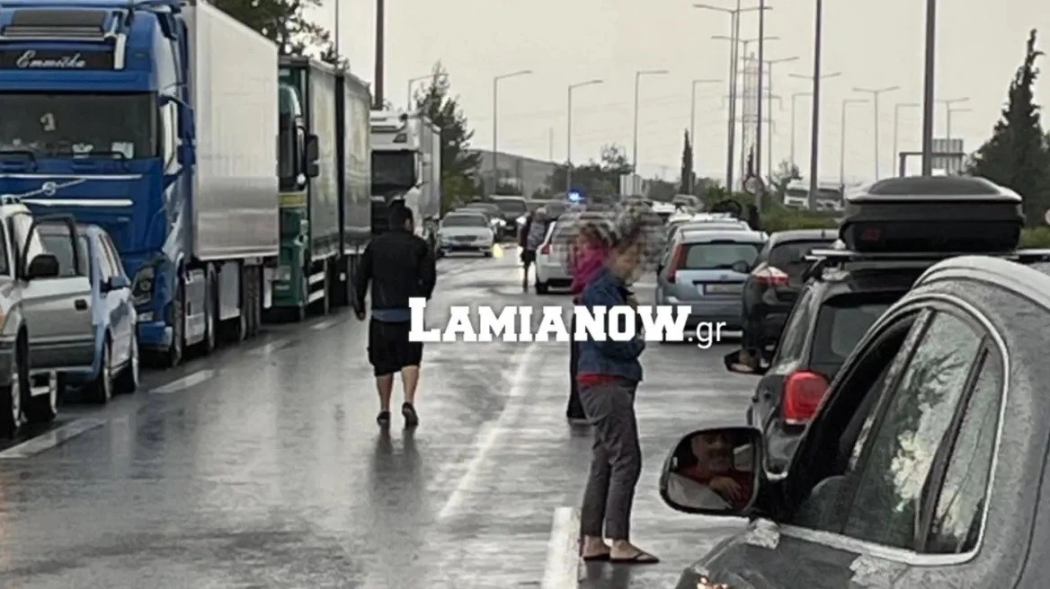 Έκλεισε η Εθνική Αθήνας-Θεσσαλονίκης στη Λάρισα και στα δύο ρεύματα - Δείτε βίντεο