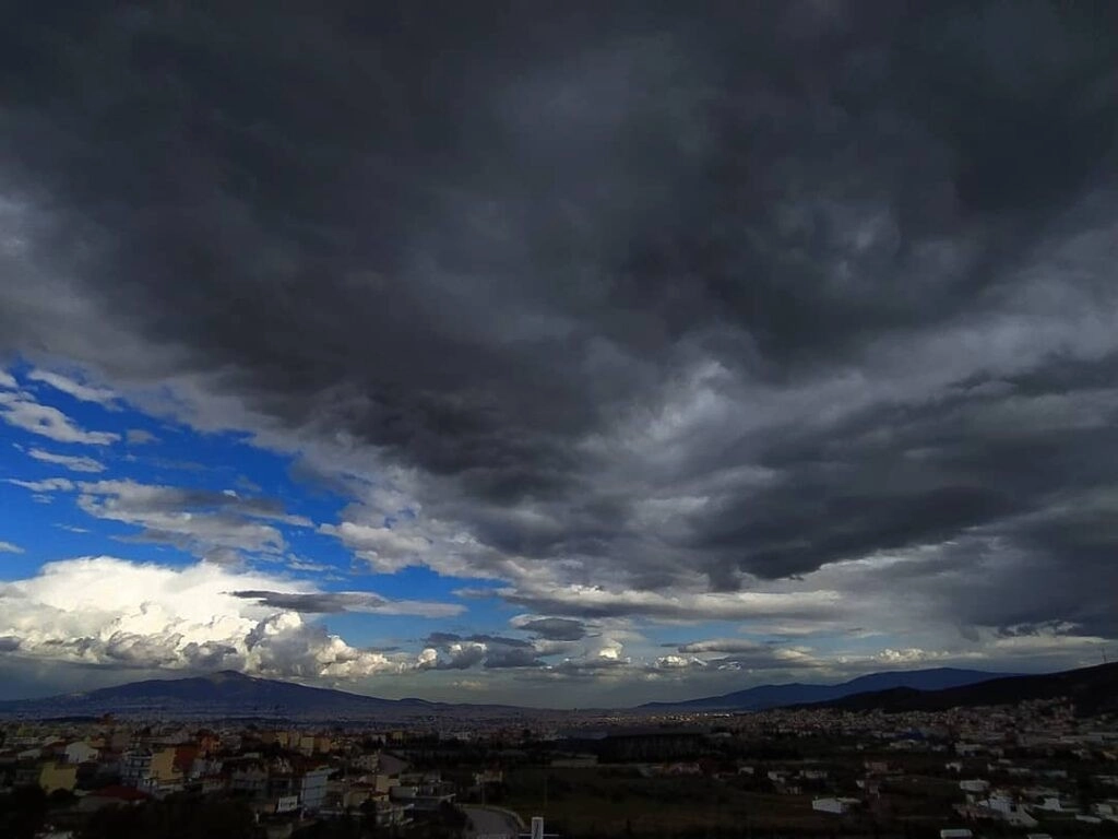 Τοπικές βροχές στην  Κρήτη και τοπικές νεφώσεις στην υπόλοιπη χώρα, 
