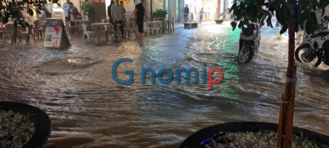 Ισχυρή καταιγίδα πλημμύρισε το κέντρο της Πάτρας 