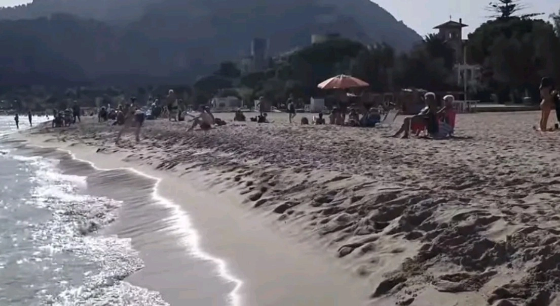 Ο Ιούλιος μέσα στον Οκτώβριο στην Σικελία με την θερμοκρασία να ξεπερνά τους 36 βαθμούς κελσίου στο Παλέρμο