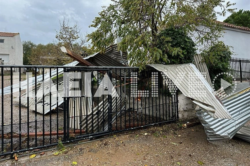 Κυανή Ακτή Πύργου: Ανεμοστρόβιλος χτύπησε στα παραλιακά σπίτια (photo & video)