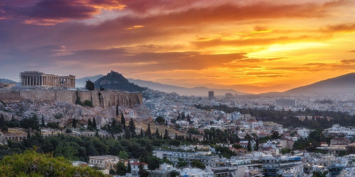 Πρόγνωση καιρού για το Σαββατοκύριακο : Τοπικές βροχές μόνο στα δυτικά και βόρεια - Ενισχυμένοι άνεμοι στο Αιγαίο 