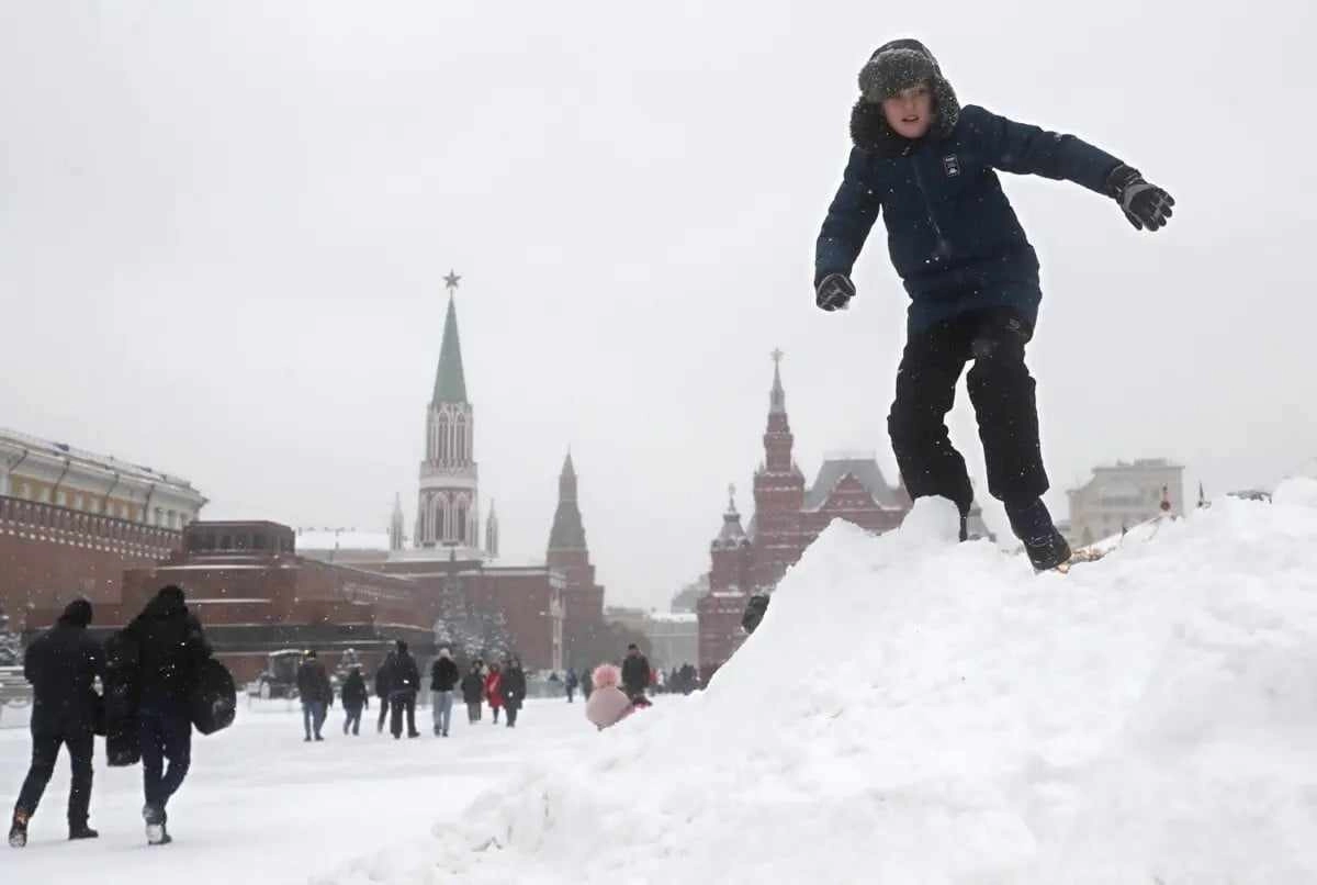 Ρωσία : Την ισχυρότερη χιονοθύελλα των τελευταίων 60 ετών βίωσε η Μόσχα - Στους -52 βαθμούς η θερμοκρασία στην Σιβηρία