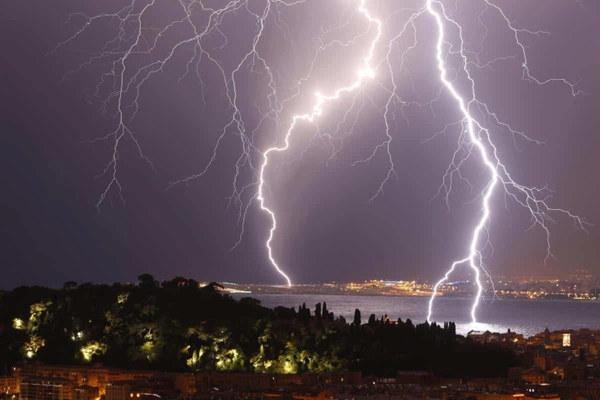 ΛασποΒροχές και τοπικές καταιγίδες αύριο Τετάρτη 17/4/2024