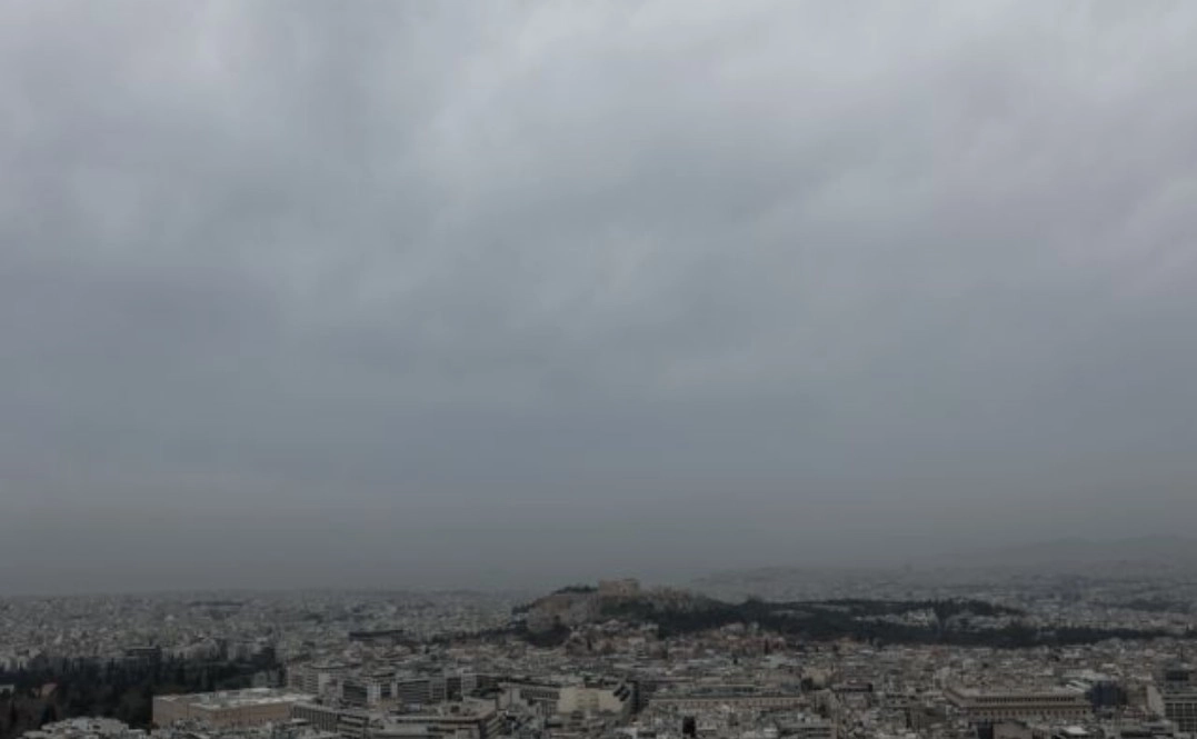 Αραιές νεφώσεις που θα πυκνώσουν στην δυτική και βόρεια Ελλάδα και θα δώσουν τοπικές λασποβροχές. Αύριο Σάββατο.