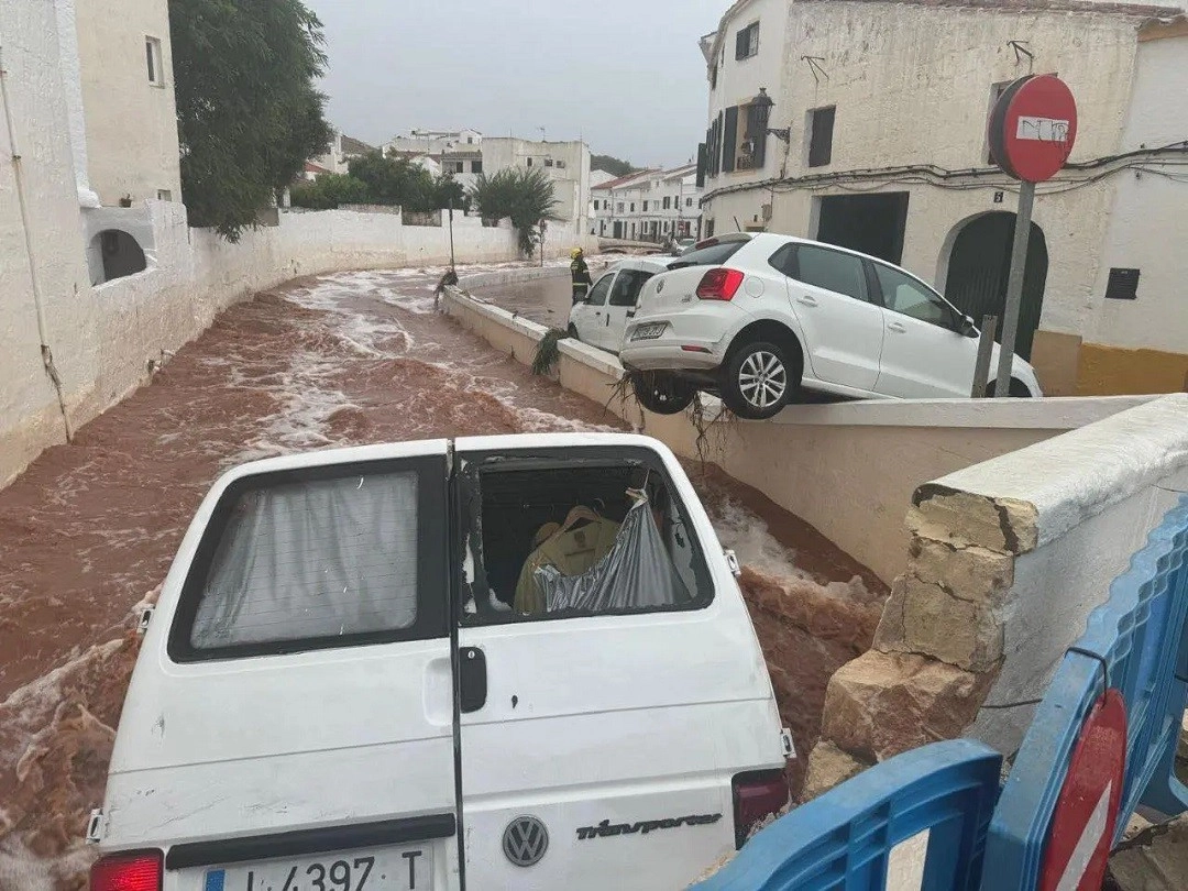 Ισχυρές καταιγίδες  στην Ισπανία: Τα αεροδρόμια των Βαλεαρίδων προς την κανονικότητα