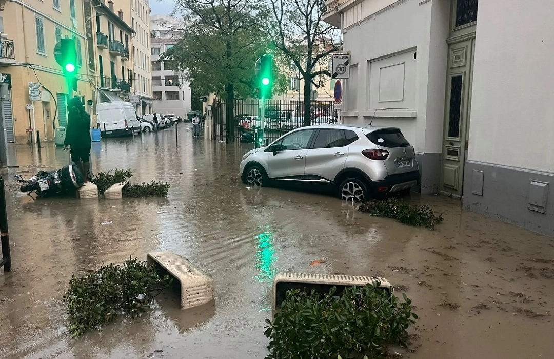 Κακοκαρια Γαλλία: Πλημμύρισαν οι Κάννες έπειτα από ξαφνική νεροποντή