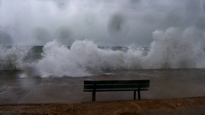 Δεύτερο κύμα κακοκαιρίας φέρνει έντονα φαινόμενα, πτώση της θερμοκρασίας και θυελλώδεις βοριάδες