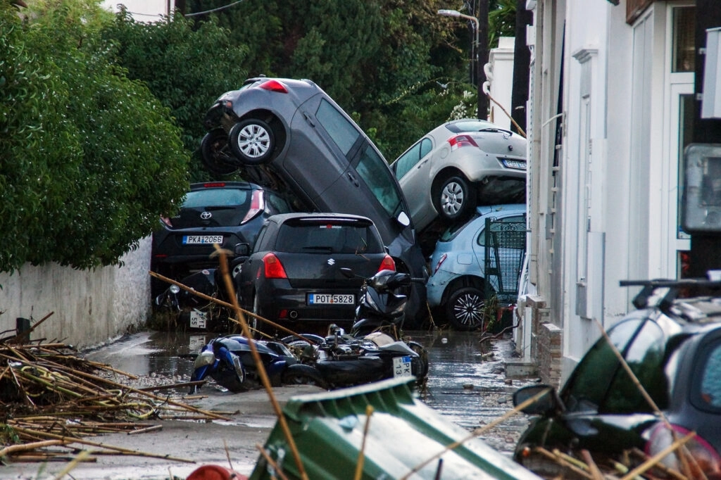 Μεγάλες καταστροφές στο νησί της Ρόδου από τη κακοκαιρία BORA - Μετρούν πληγές οι κάτοικοι