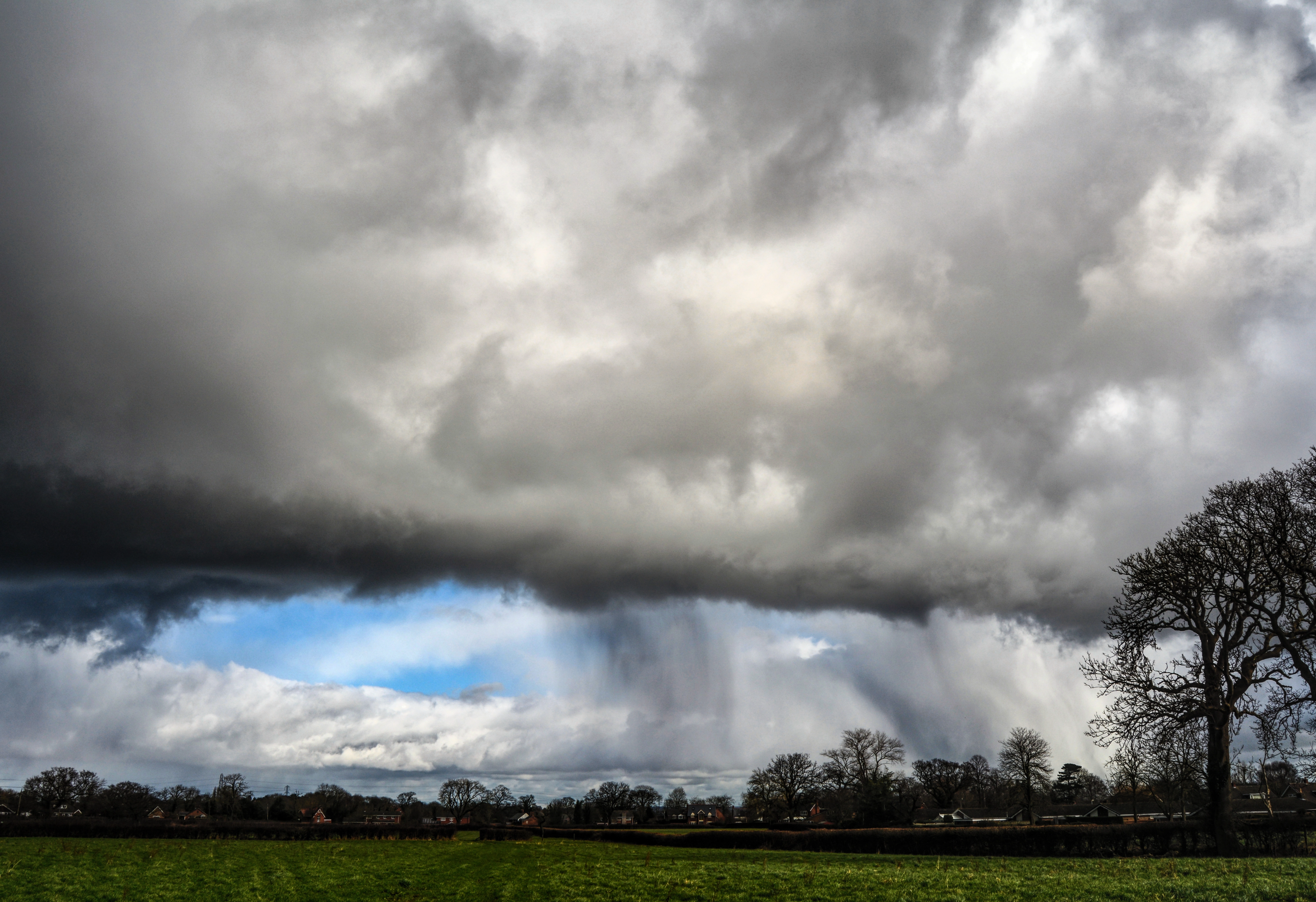 Βελτίωση του καιρού 🌦️ με λίγες μπόρες το Σάββατο 18-10-25