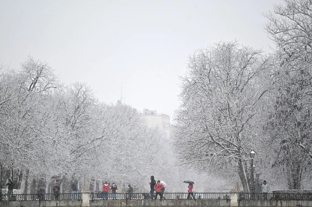 Μαγικές εικόνες από την χιονισμένη Μαδρίτη.