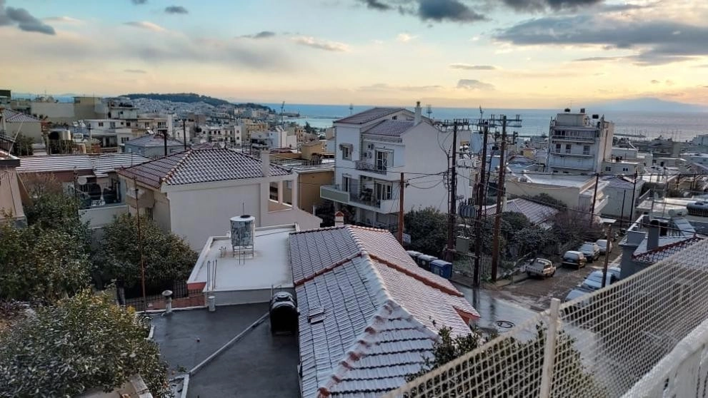 Ξύπνησε στα λευκά η Μυτιλήνη - Κλειστά ΟΛΑ τα σχολεία στο Δήμο Μυτιλήνης