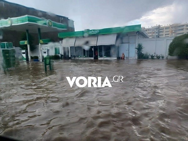 Σοβαρά πλημμυρικά φαινόμενα στην Θεσσαλονίκη. Δείτε βίντεο