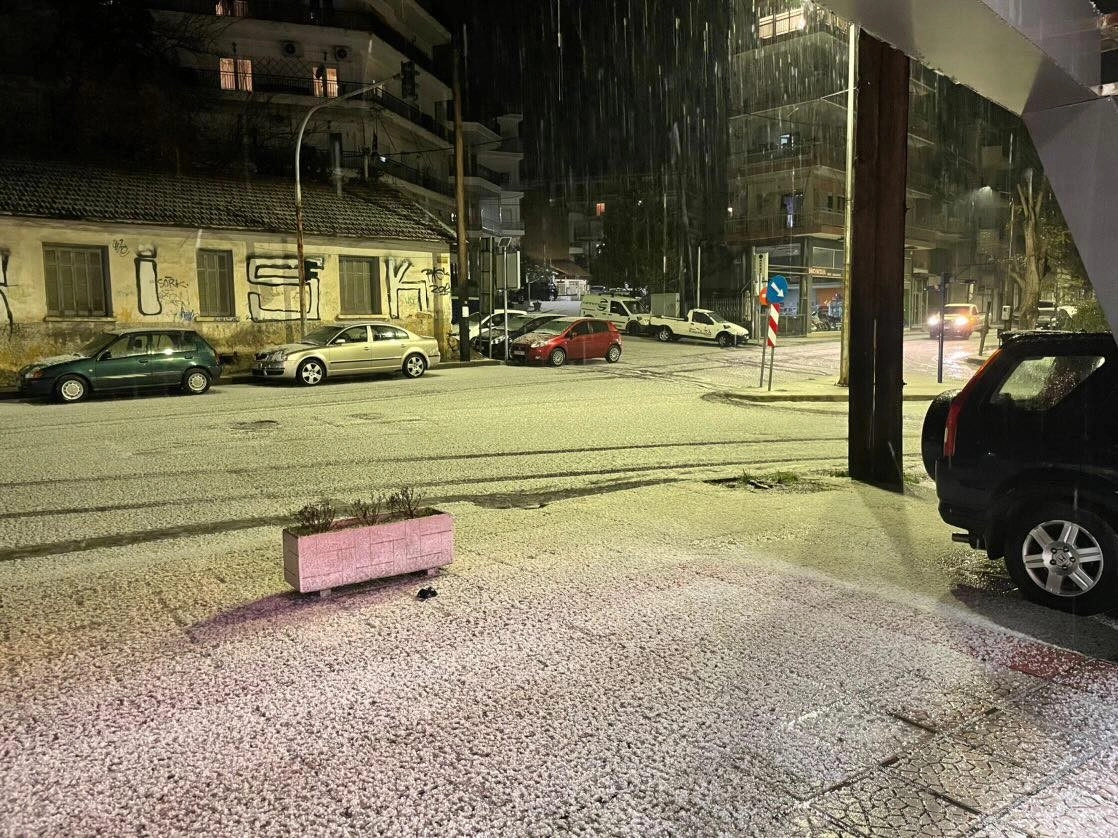 Ισχυρή χαλαζόπτωση στην πόλη της Έδεσσας.