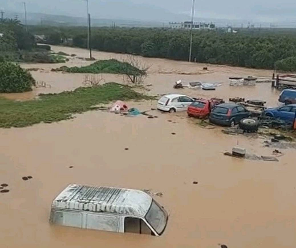 Χάος από την κακοκαιρία στην Λακωνία : Πλημμύρες, αδιάβατοι δρόμοι και μεγάλες ζημιές στον δήμο Ευρώτα (video)