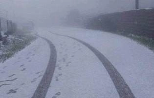 Τα πρώτα χιόνια στα ορεινά των Κυκλάδων : Χιονισμένες οι βουνοκορφές της Άνδρου