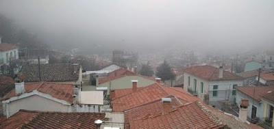 Χιονίζει στα ορεινά της Λέσβου. 