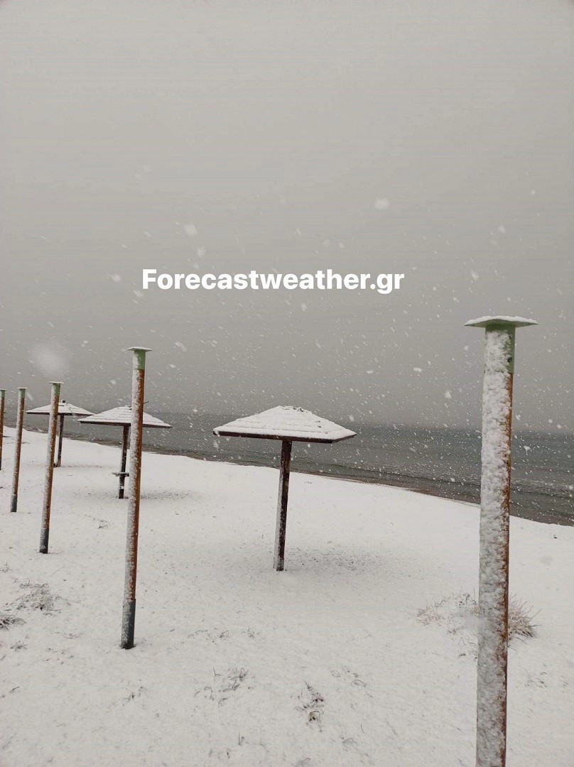 Όμορφες εικόνες και βίντεο από την χιονισμένη Αττική - Νέα υποτροπή του καιρού από το βράδυ παρά την ύφερση των φαινομένων