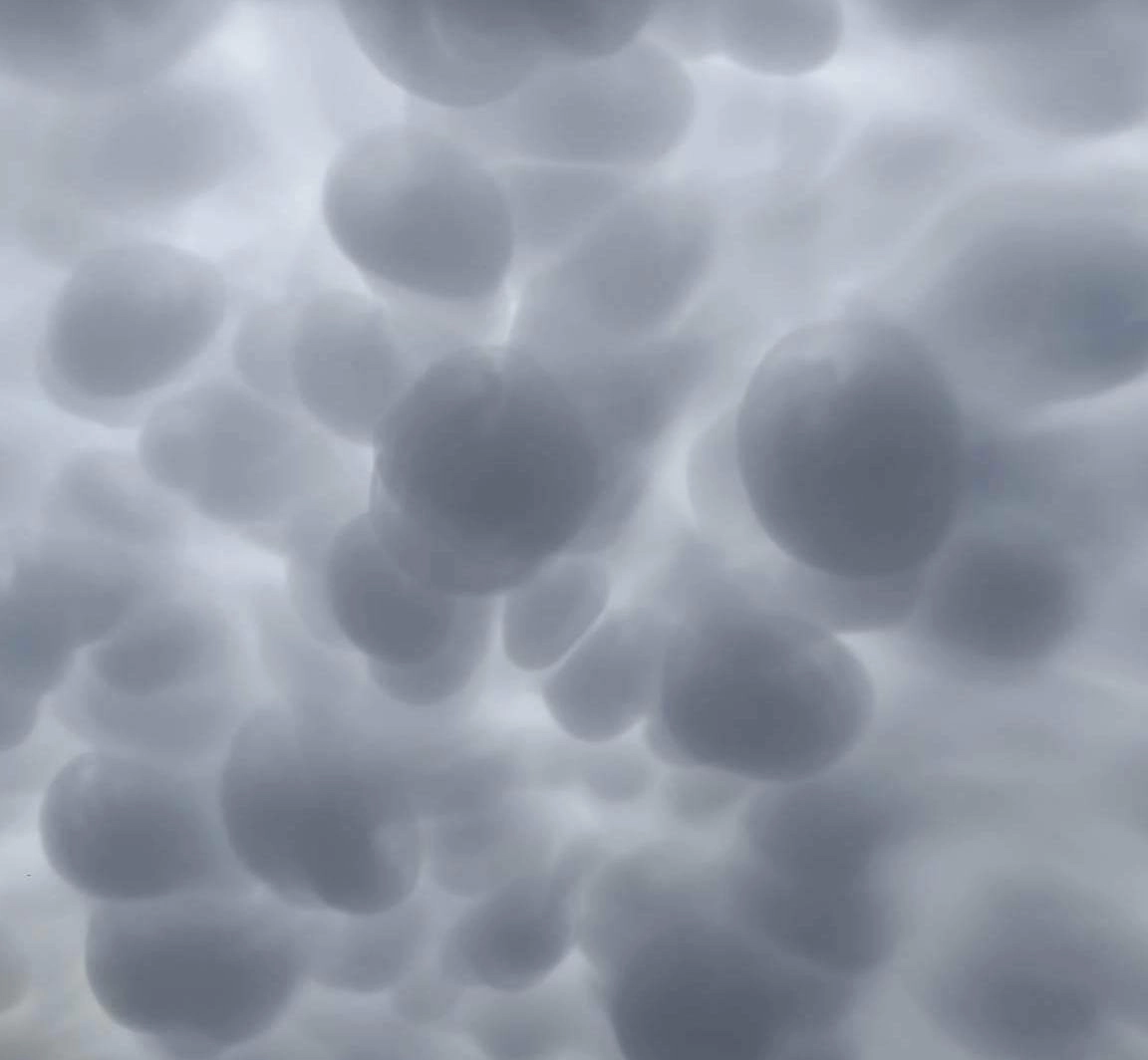 Εντυπωσιακά σύννεφα - μαμάτους (mammatu) έκαναν σήμερα την εμφανισή τους στην Μεσσηνία και την Λακωνία