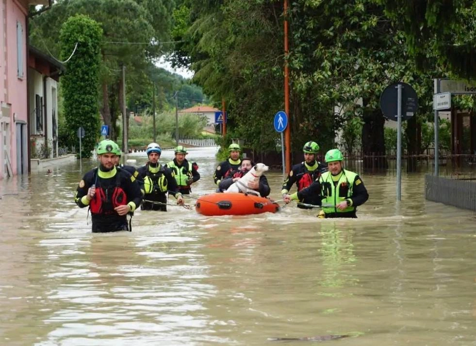 Ιταλία : Ανεβαίνει ο αριθμός των νεκρών στην Αιμίλια Ρομάνια ενώ άγνωστος είναι ακόμα ο αριθμός των αγνοουμένων