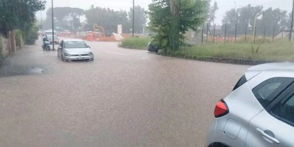 Εκτεταμένες πλημμύρες προκαλεί στα κεντρικά και νότια τμήματα της Ιταλίας το ισχυρό βαρομετρικό σύστημα που θα επηρεάσει την χώρα μας 