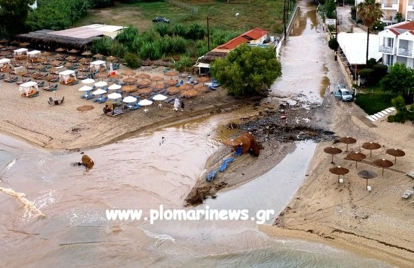 Λέσβος : Σοβαρά προβλήματα από την κακοκαιρία στο νησί - Αυτοκίνητα παρασύρθηκαν και πολλές ζημιές καταγράφηκαν στο Πλωμάρι
