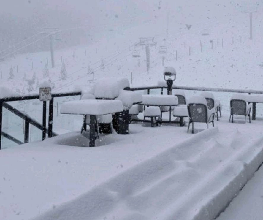 Καναδάς : Πάνω από μισό μέτρο χιόνι καταγράφηκε στα ορεινά της επαρχίας Αλμπέρτα αν και βρισκόμαστε στα τέλη Ιουνίου