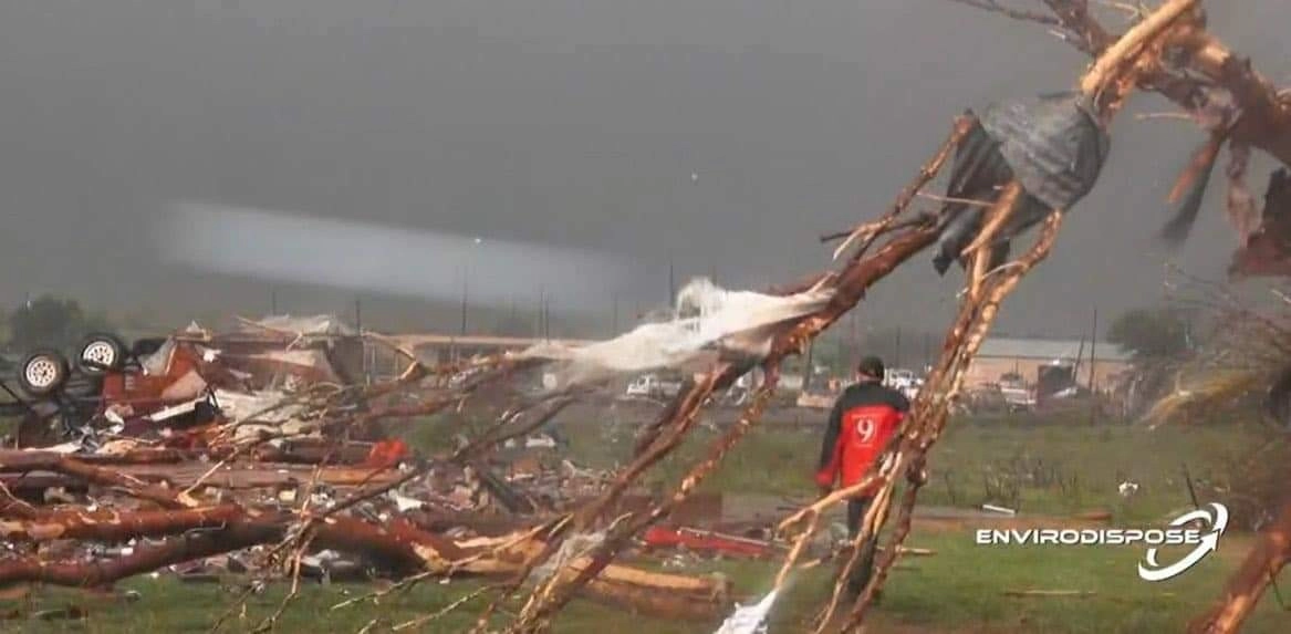 ΗΠΑ : Σφοδρές καταιγίδες στο Τέξας με νεκρούς και τραυματίες - Ακραία χαλαζόπτωση στο Κολοράντο με τουλάχιστον 100 τραυματίες (video)