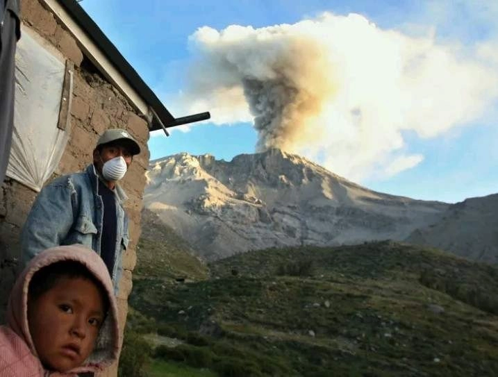 Σε κατάσταση εκτάκτου ανάγκης το Περού εξαίτιας του ηφαιστείου Ουμπίνας που είναι ένα από τα πιο ενεργά της χώρας