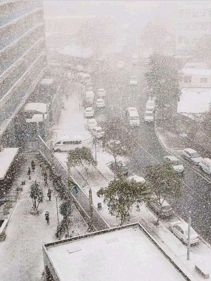 Νότια Αφρική : Χιόνισε στο Γιοχάνεσμπουργκ - Αν και είναι χειμώνας εκεί, δεν παύει για την πόλη να είναι ένα σπάνιο φαινόμενο
