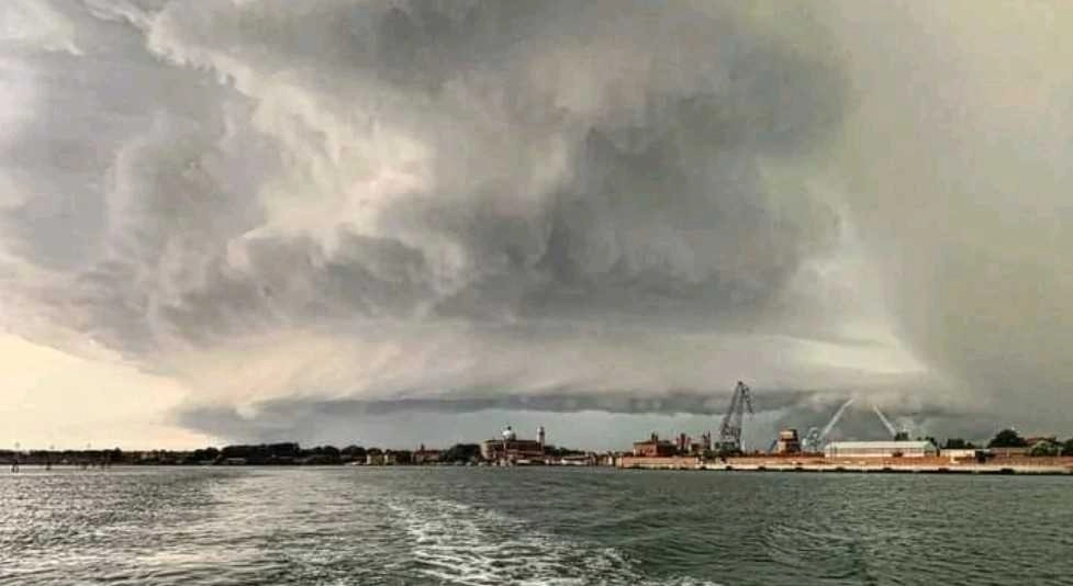 Ιταλία : Καταγράφηκε το μεγαλύτερο χαλάζι που έπεσε ποτέ στην ιστορία της Ευρώπης - Δύο νεκροί και εκατοντάδες τραυματίες