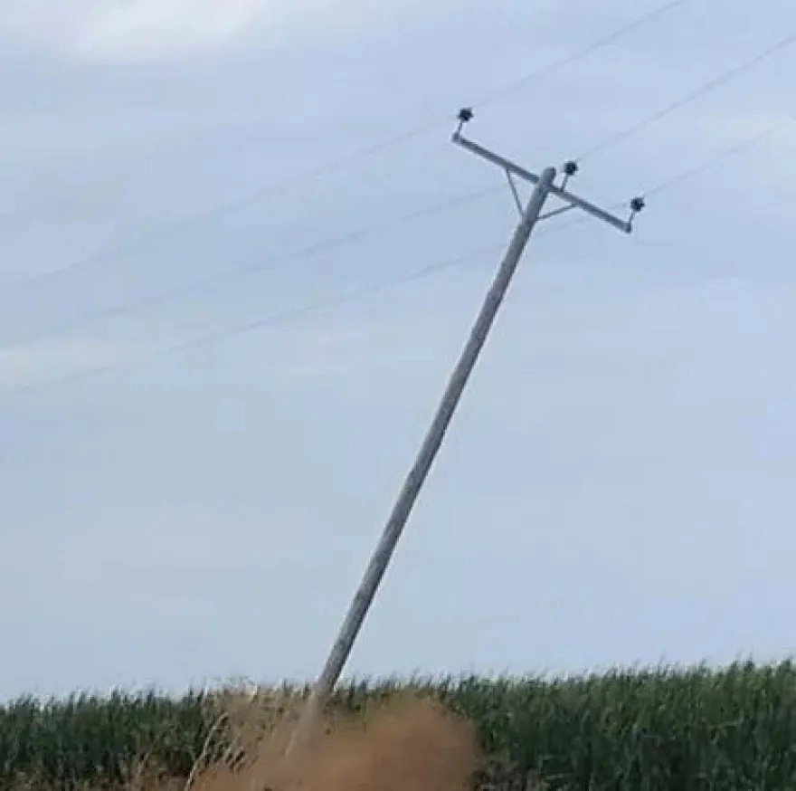 Ξάνθη : Μεγάλες καταστροφές στον κάμπο από χαλαζόπτωση - Ξεριζώθηκε κολώνα της ΔΕΗ σύμφωνα με αναφορές από ανεμοστρόβιλο