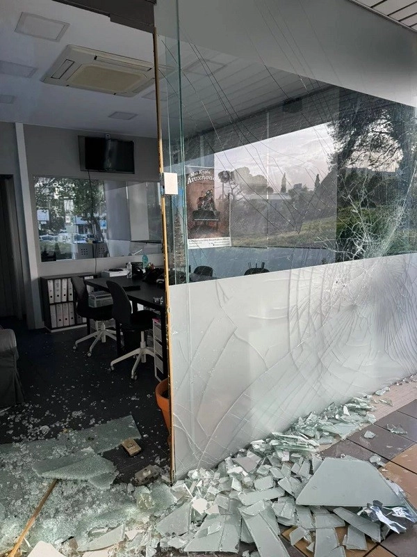 Κεραυνός χτύπησε υποσταθμό του ΔΕΔΔΗΕ στον Φάρο Ψυχικού -Μεγάλες ζημιές