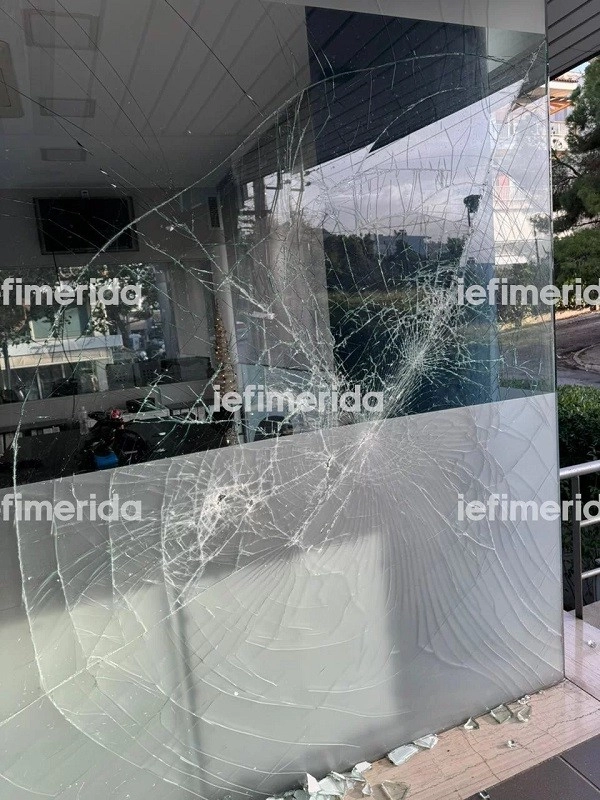 Κεραυνός χτύπησε υποσταθμό του ΔΕΔΔΗΕ στον Φάρο Ψυχικού -Μεγάλες ζημιές