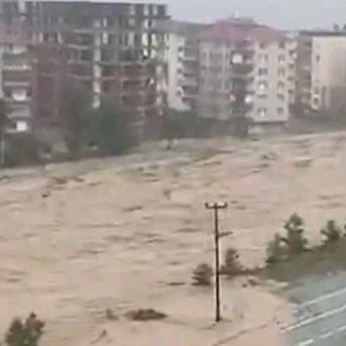 Καταστροφικές πλημμύρες και ισχυροί άνεμοι πλήττουν το Ζονγκουλντάκ της Τουρκίας : Δεκάδες οι νεκροί και οι αγνοούμενοι