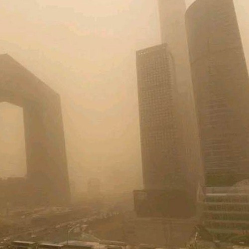 Ασία : Πυκνή αμμοθύελλα κάλυψε το Πεκίνο - Ρεκόρ υψηλών θερμοκρασιών από την Ιαπωνία έως και το Βιετνάμ