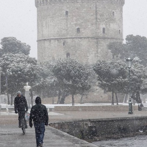 Παροδικές χιονοπτώσεις και στην πόλη της Θεσσαλονίκης το Σάββατο.