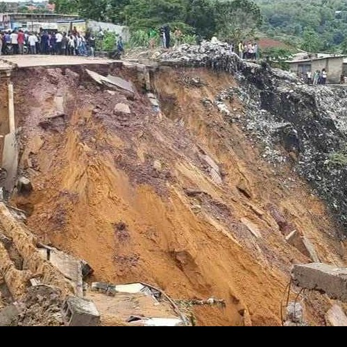 Καταρρακτώδεις βροχές πλήττουν την Λαϊκή Δημοκρατία του Κονγκό : Τουλάχιστον 15 νεκροί από τις τεράστιες κατολισθήσεις